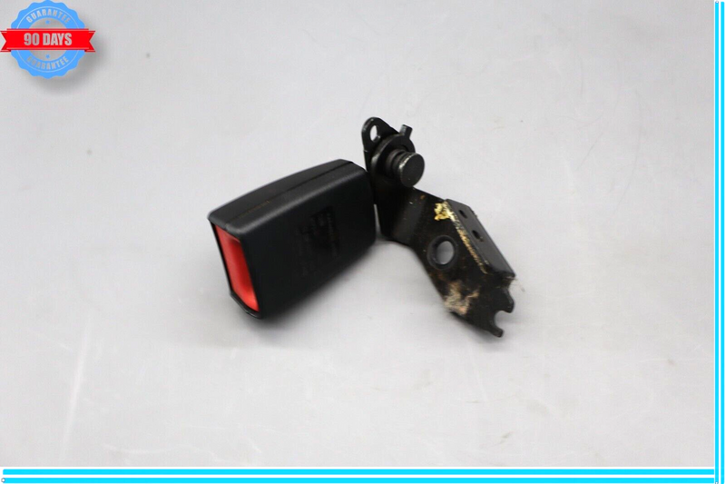Load image into Gallery viewer, 10-17 Mercedes W207 E350 E550 Rear Left Side Seat Belt Seatbelt Buckle Oem
