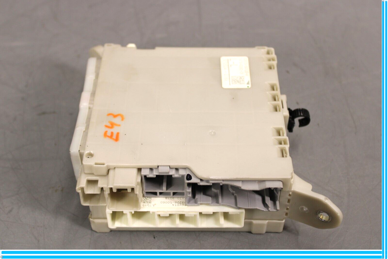Load image into Gallery viewer, 07-09 Lexus LS460 Rear Trunk Fuse Relay Junction Box Module 8267050120 Oem

