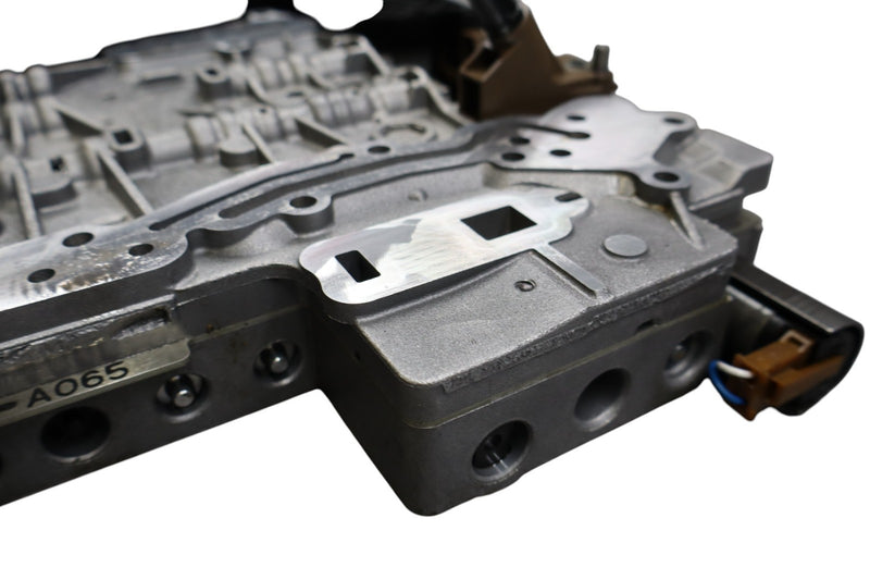 Load image into Gallery viewer, 10-15 Jaguar XJ XKR Automatic Transmission Valve Body Mechatronic 0260550043 Oem
