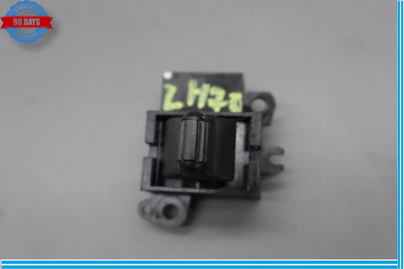 Load image into Gallery viewer, 14-19 Maserati Ghibli Quattroporte Front Left Side Seat Switch Control Oem
