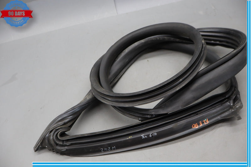 Load image into Gallery viewer, 14-20 Maserati Ghibli Front Left Side Door Body Weatherstrip Gasket Seal Oem
