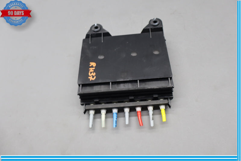 Load image into Gallery viewer, 00-12 Mercedes R230 SL550 CL500 Front Right Passenger Side Seat Valve Block Oem
