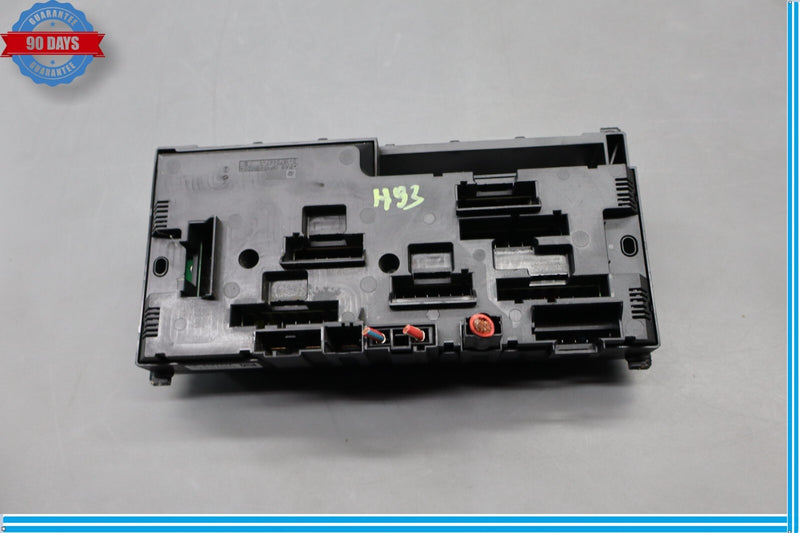 Load image into Gallery viewer, 10-16 BMW 535i GT xDrive Front Power Distribution Fuse Relay Control Box Oem
