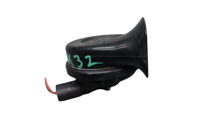 Load image into Gallery viewer, 10-17 BMW 535i 550i GT F07 Front High Pitch Tone Horn Signal 7248685 Oem
