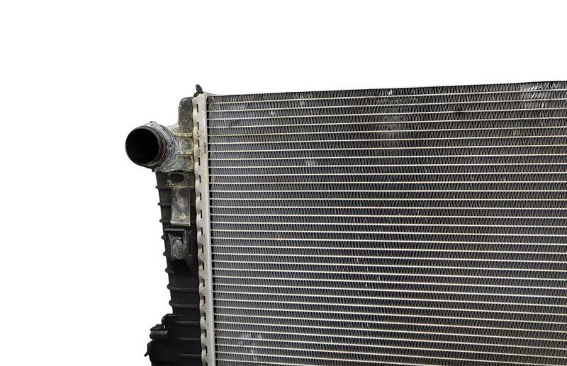 Load image into Gallery viewer, 11-17 Volkswagen VW Touareg Engine Water Cooling Radiator 95810613210 Oem
