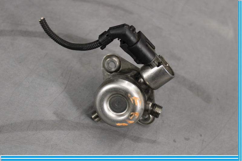 Load image into Gallery viewer, 09-12 BMW 750i 750Li F01 F02 F10 High Pressure Fuel Pump 13517595339 Oem

