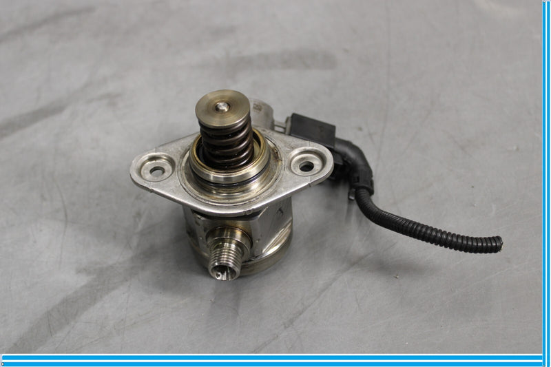 Load image into Gallery viewer, 09-12 BMW 750i 750Li F01 F02 F10 High Pressure Fuel Pump 13517595339 Oem
