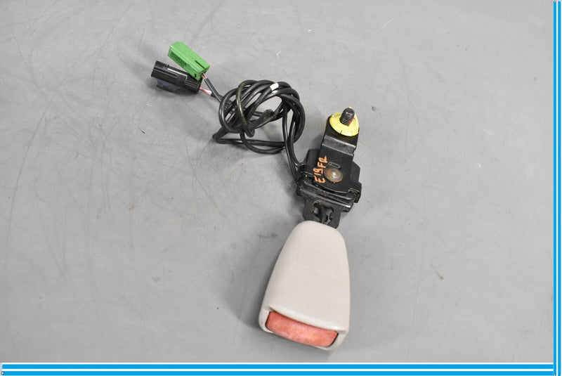 Load image into Gallery viewer, 06-13 Volvo C70 Front Right Passenger Side Seat Belt Buckle Oem
