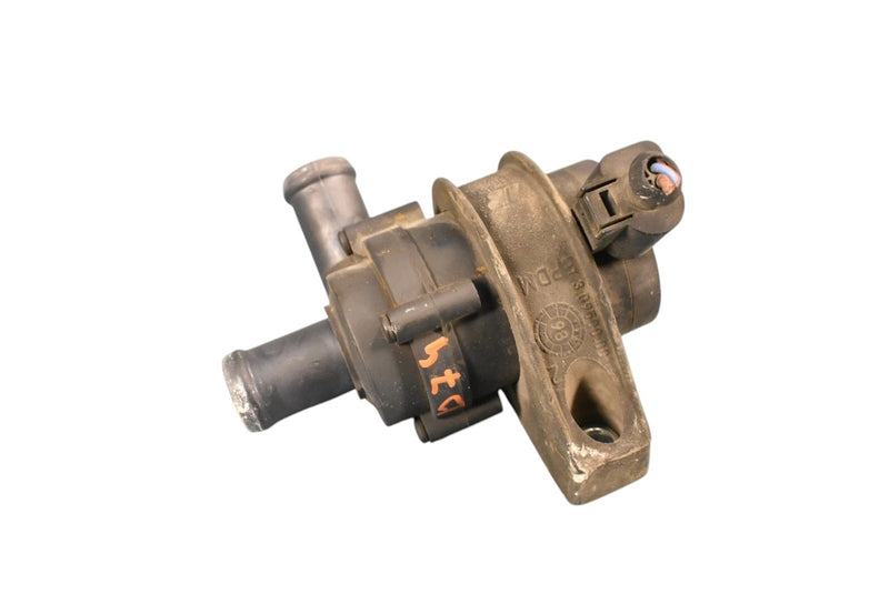Load image into Gallery viewer, 03-18 Bentley Continental GT GTC Turbocharger Water Coolant Pump 3W0965561 Oem
