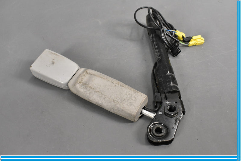Load image into Gallery viewer, 07-14 Mercedes S550 CL550 W221 Front Left Driver Side Seat Belt Buckle Oem
