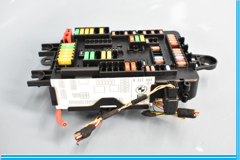 Load image into Gallery viewer, 12-18 BMW 320i 328i 428i F30 Fuse Box Power Distribution Box Oem
