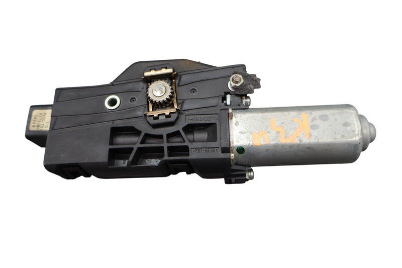 Load image into Gallery viewer, 11-24 Infiniti QX56 QX80 Upper Sun Roof Sunroof Moonroof Motor 912951LA1A Oem
