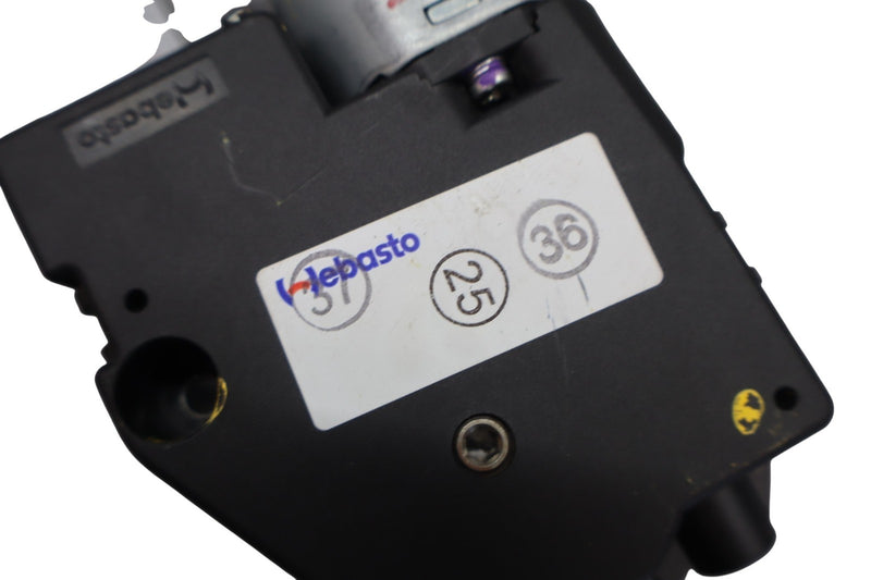 Load image into Gallery viewer, 12-16 Range Rover Evoque L538 Front Sliding Roof Sunroof Moonroof Motor Oem
