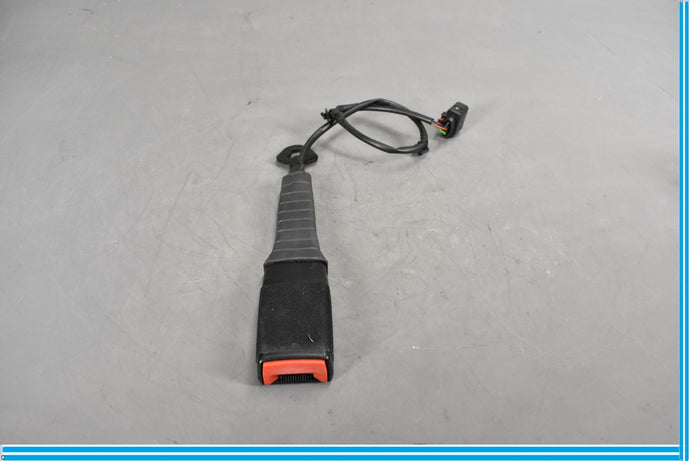 11-18 Volkswagen VW Touareg Front Right Passenger Seat Belt Buckle Receiver Oem