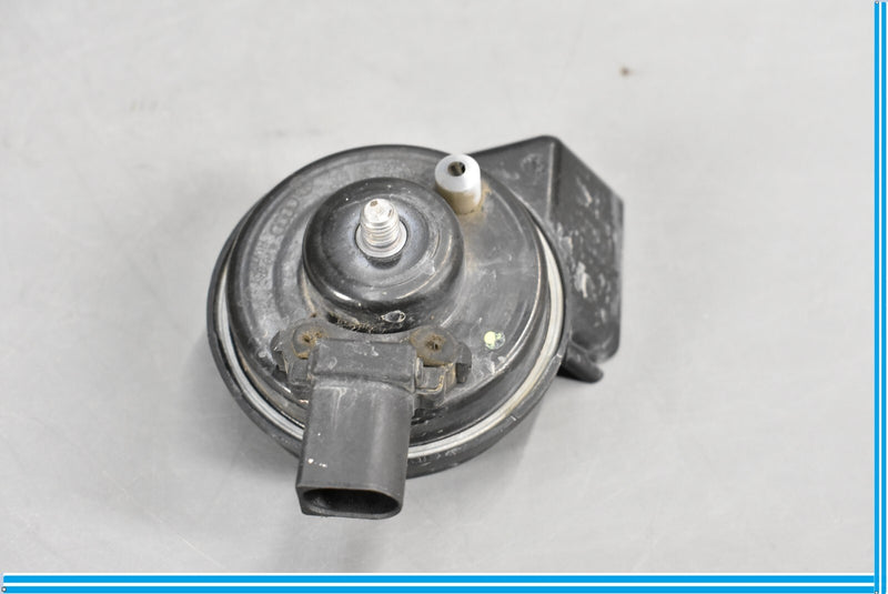 Load image into Gallery viewer, 09-16 Audi A4 Front Left Horn Low Tone Frequency 8T0951223A Oem
