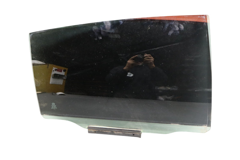 Load image into Gallery viewer, 06-11 Lexus GS300 GS350 GS430 Rear Right Side Door Window Auto Glass Oem
