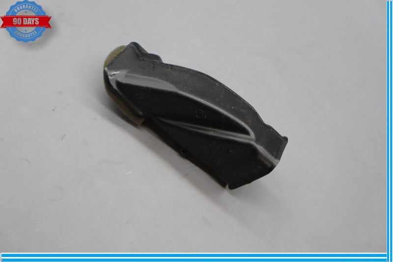Load image into Gallery viewer, 08-17 Mercedes C250 C350 W207 Right Passenger Side Air Intake Hose Tube Oem
