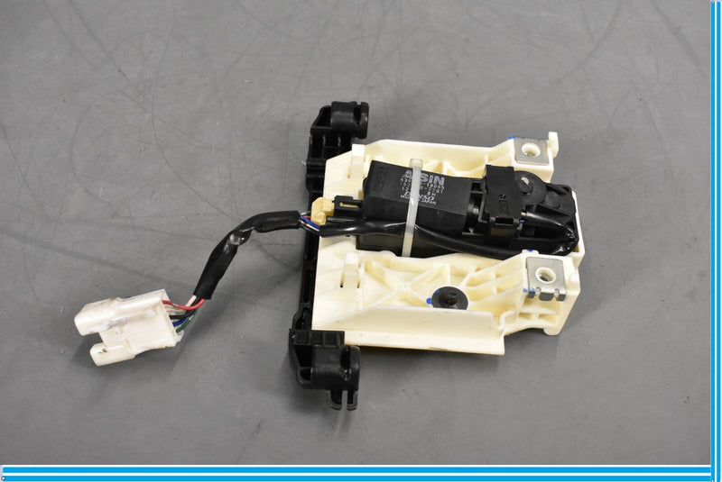 Load image into Gallery viewer, 07-09 Lexus LS460 Rear Left Driver Side Seat Headrest Head Rest Motor Oem
