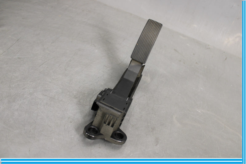 Load image into Gallery viewer, 06-13 Mercedes GL550 GL450 Gas Throttle Pedal Accelerator Oem

