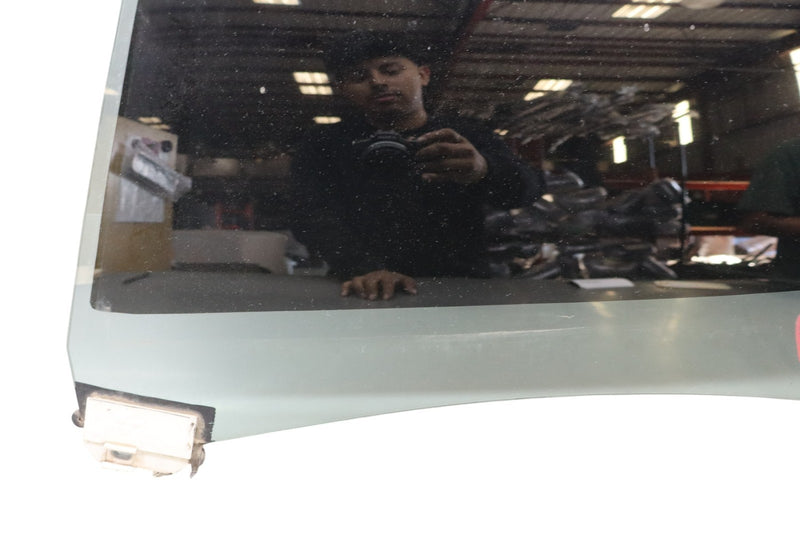Load image into Gallery viewer, 03-13 Maserati Quattroporte M139 S Rear Left Side Door Window Auto Glass Oem

