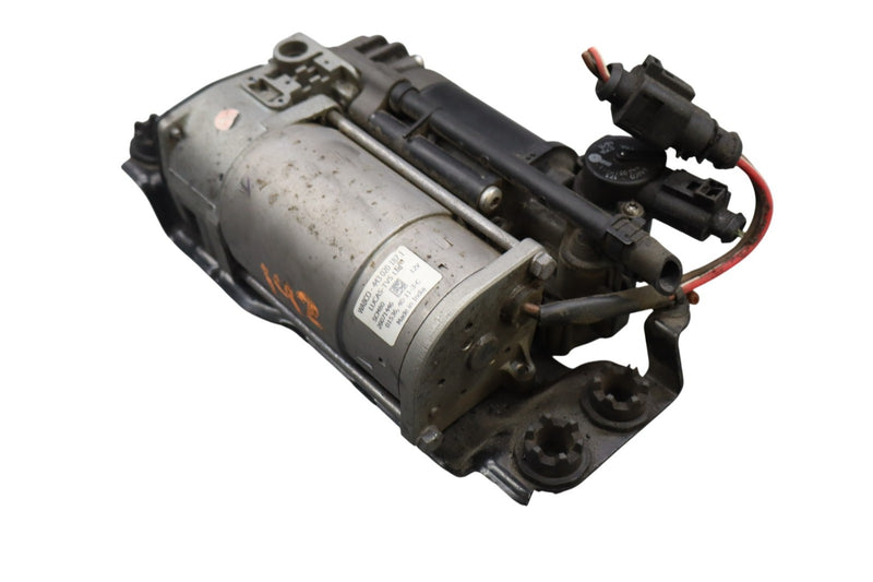 Load image into Gallery viewer, 11-18 Audi A8 A8L Quattro Air Suspension Compressor Pump W/ Bracket Oem
