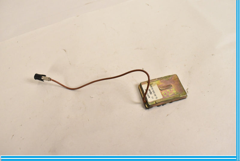 Load image into Gallery viewer, 03-12 Mercedes SL500 SL550 R230 Front Windshield Antenna AMP Module Oem
