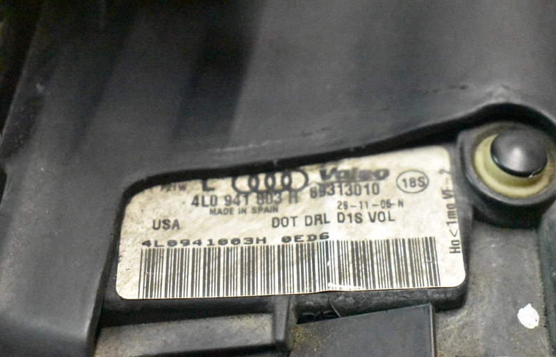 Load image into Gallery viewer, 07-09 Audi Q7 Front Left Driver Side Xenon Headlight Lamp Assy 4L0941004 Oem
