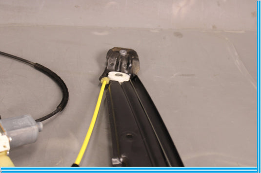 09-15 BMW 750i 750Li F01 Front Right Passenger Side Door Window Regulator Oem