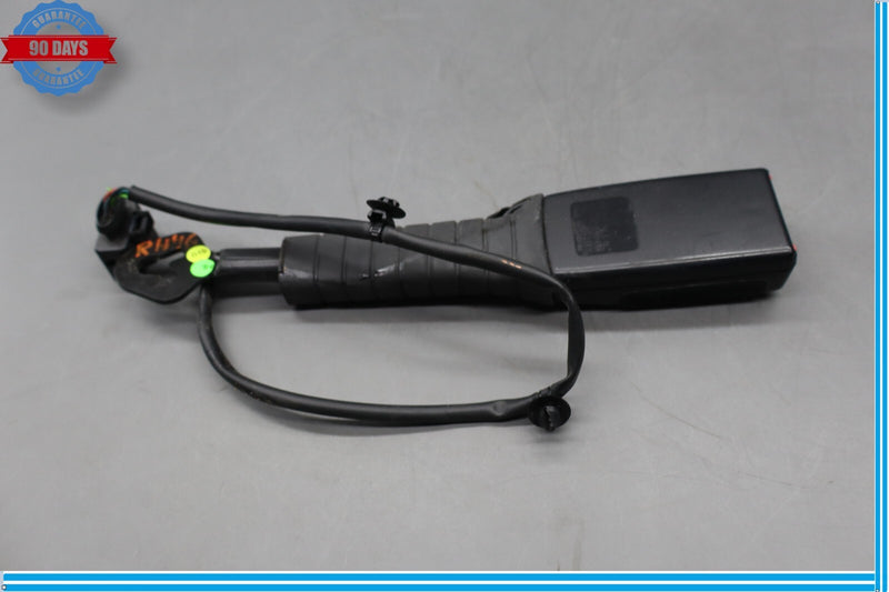 Load image into Gallery viewer, 11-17 Volkswagen Touareg Front Right Side Seat Belt Seatbelt Buckle Oem

