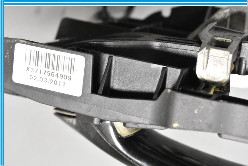 Load image into Gallery viewer, 11-16 BMW 528i 535i 550i F10 Rear Left Side Door Exterior Handle X3717564909 Oem
