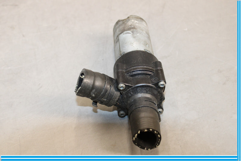 Load image into Gallery viewer, 03-08 Mercedes R230 SL550 SL55 AMG Aux Auxiliary Water Pump 2308350364 Oem
