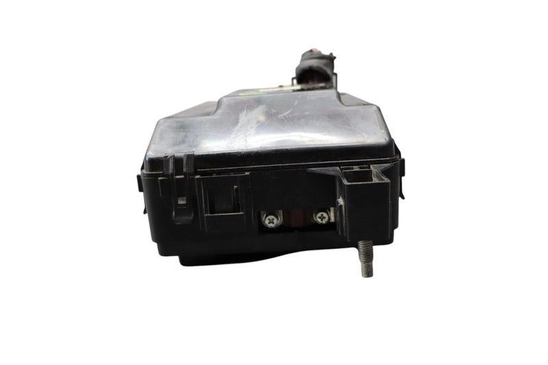 Load image into Gallery viewer, 14-17 Maserati Ghibli Engine Fuse Box Battery Relay Junction 670008650 Oem
