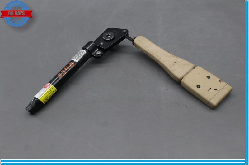 Load image into Gallery viewer, 15-18 Hyundai Genesis Front Right Passenger Side Seat Belt Buckle Oem
