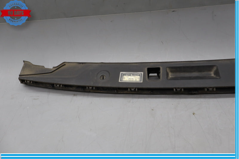 Load image into Gallery viewer, 09-15 BMW 740i 750Li xDrive Trunk Lid Grip Handle License Plate W/ Lights Oem
