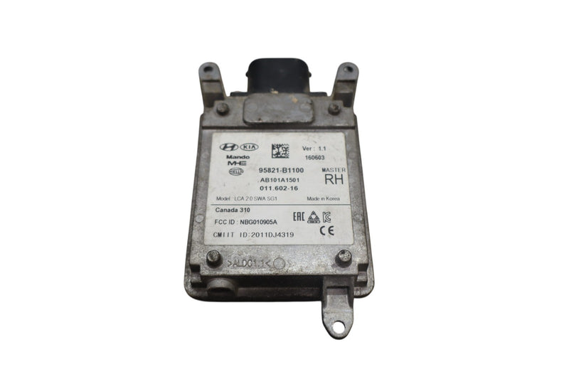 Load image into Gallery viewer, 15-17 Hyundai Genesis Rear Right Blind Spot Monitor Sensor 95821B1100 Oem
