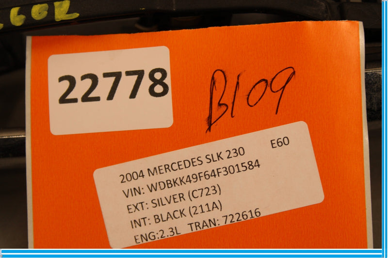 Load image into Gallery viewer, 01-04 Mercedes R170 SLK230 Front Right Passenger Side Exterior Door Handle Oem
