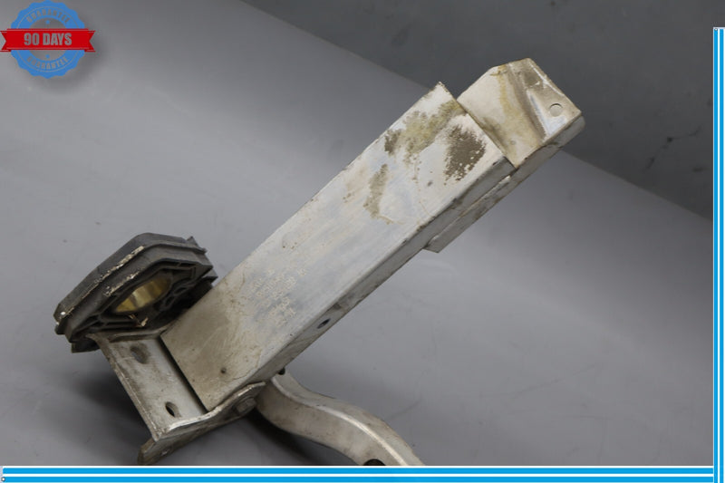 Load image into Gallery viewer, 09-15 BMW 750i 750Li Front Right Side Bumper Deformation Element Bracket Oem
