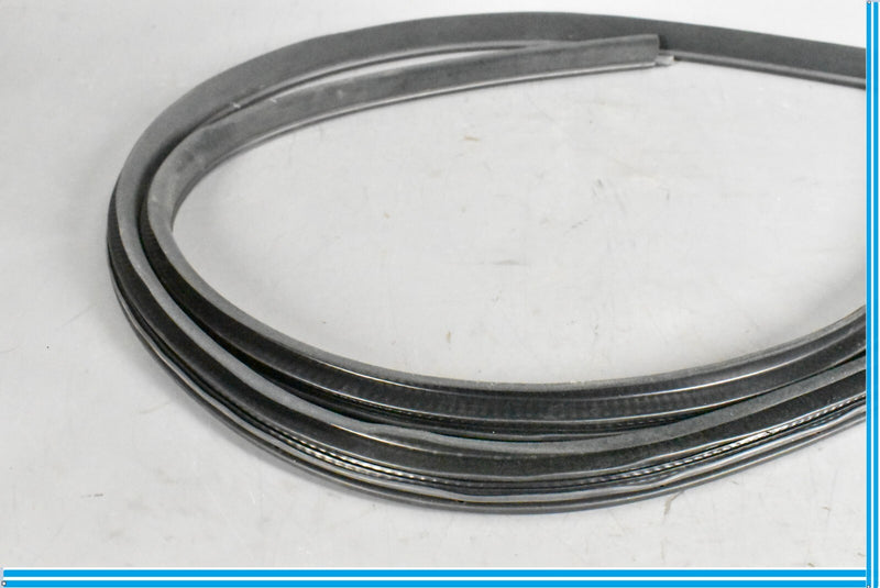 Load image into Gallery viewer, 09-13 Maserati Quattroporte M139 Front Right Door Weatherstrip Rubber Seal Oem
