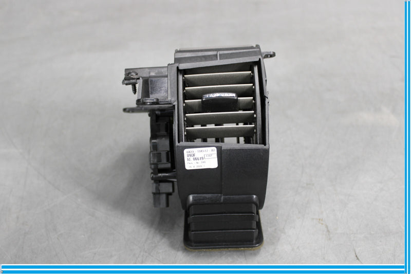 Load image into Gallery viewer, 09-11 Jaguar XF XFR X250 Left Driver Side A/C AC Heater Air Vent Oem
