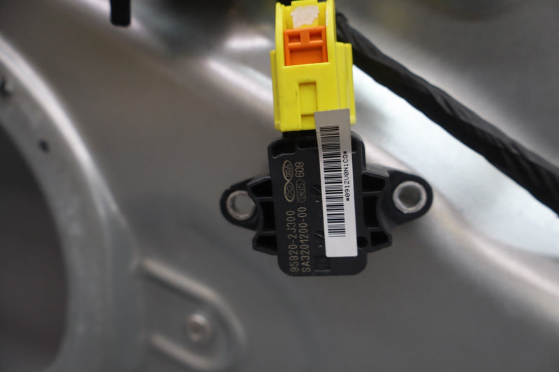 Load image into Gallery viewer, 11-13 Hyundai Equus SIG Front Right Side Window Regulator W/ Panel Oem
