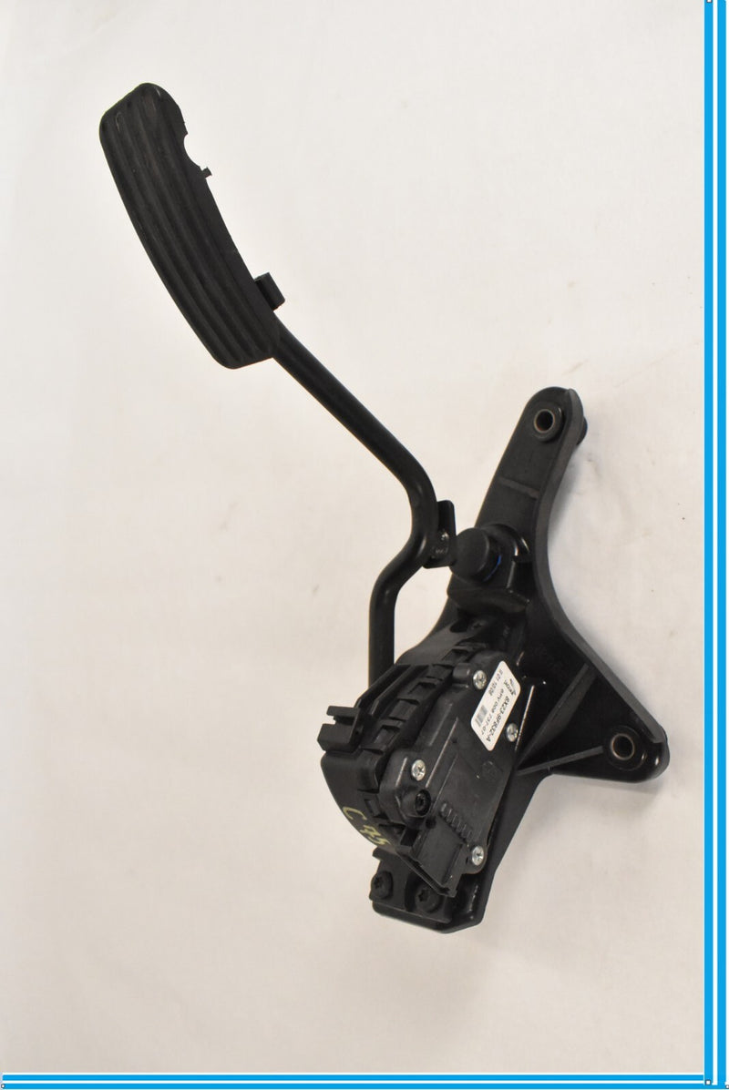 Load image into Gallery viewer, 2009-2011 Jaguar XF Accelerator Gas Pedal 8X239F832A OEM
