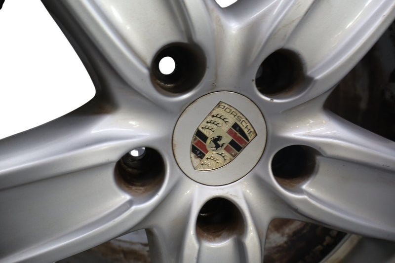 Load image into Gallery viewer, 11-18 Porsche Cayenne 958 18" 5 Spoke Alloy Wheel Rim 8Jx18 ET53 7P5601025D Oem
