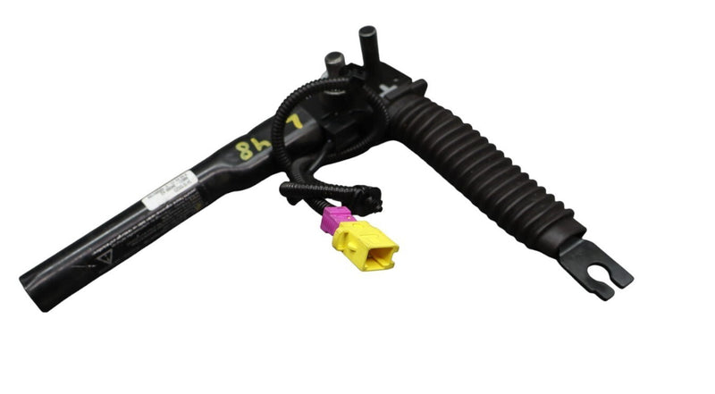 Load image into Gallery viewer, 11-13 Hyundai Equus Front Left Driver Side Seat Belt Seatbelt Pre-Tensioner Oem
