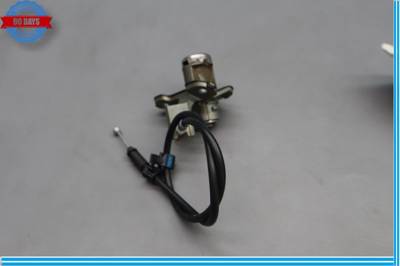 Load image into Gallery viewer, 09-14 Hyundai Equus Genesis Rear Trunk Lid Lock Cylinder Switch 81250-3MA00 Oem
