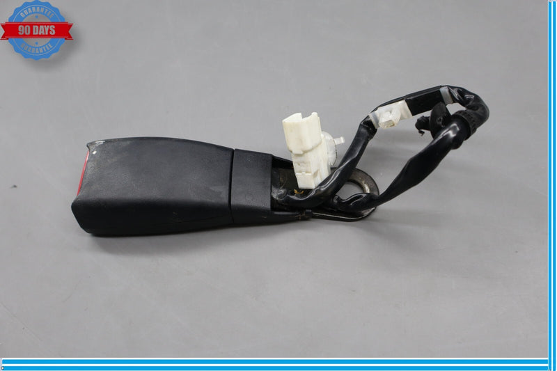 Load image into Gallery viewer, 02-06 Lexus SC430 Z40 Front Left Driver Side Seat Belt Seatbelt Buckle Oem
