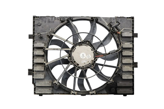 11-17 Volkswagen VW Touareg Radiator Cooling Fan Shroud And Motor 7P0121207A Oem