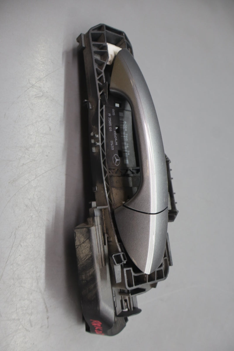 Load image into Gallery viewer, 14-17 Mercedes B Electric B250e W246 Rear Right Side Exterior Door Handle Oem
