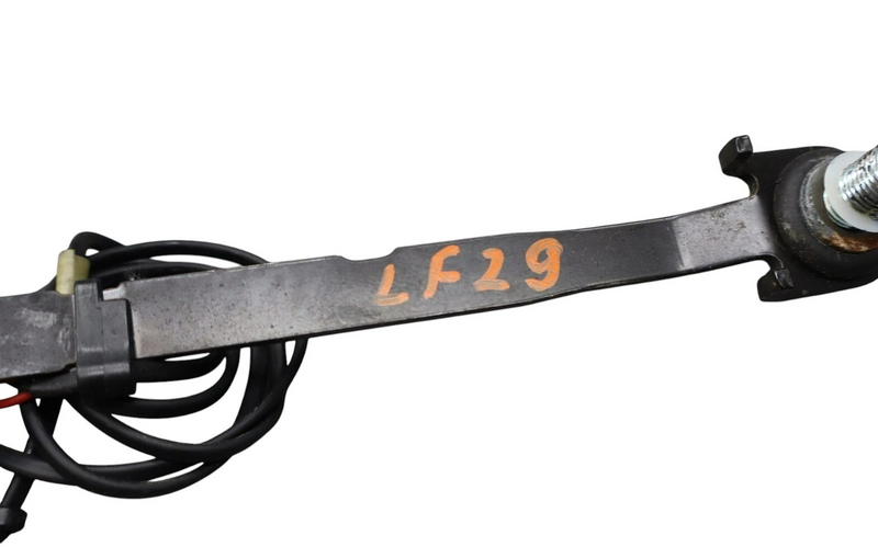 Load image into Gallery viewer, 03-13 Maserati Quattroporte M139 Front Left Side Seat Belt Buckle Black Oem
