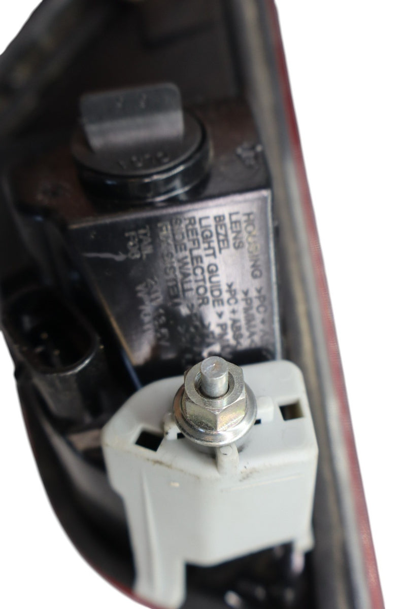 Load image into Gallery viewer, 14-20 Maserati Ghibli M157 Rear Right Passenger Side Inner Tail Light Lamp Oem

