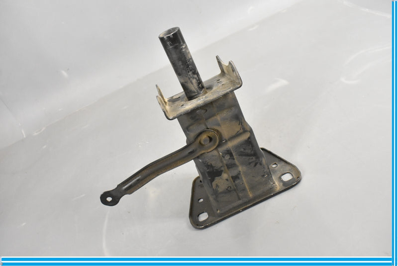 Load image into Gallery viewer, 07-12 Mercedes GL450 Front Right Side Lower Bumper Reinforcement Bracket Oem
